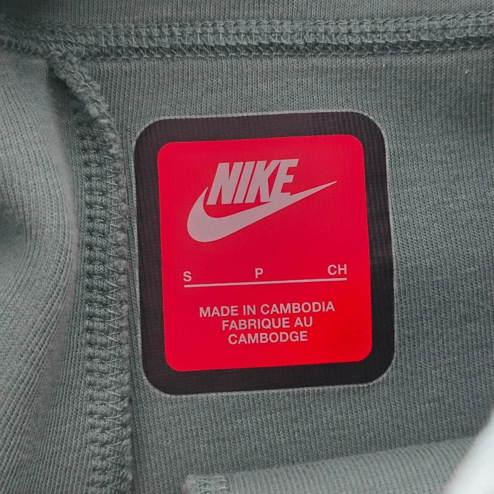 Nike Sportswear Tech Fleece Shorts Mens Green FB8171-361 Small